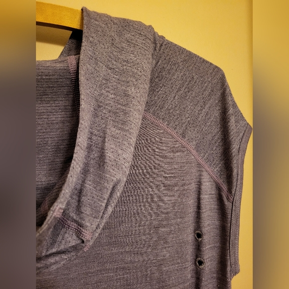 Smartwool. Dusty purple merino blend sleeveless hooded tunic / sweater (S) - Picture 4 of 7